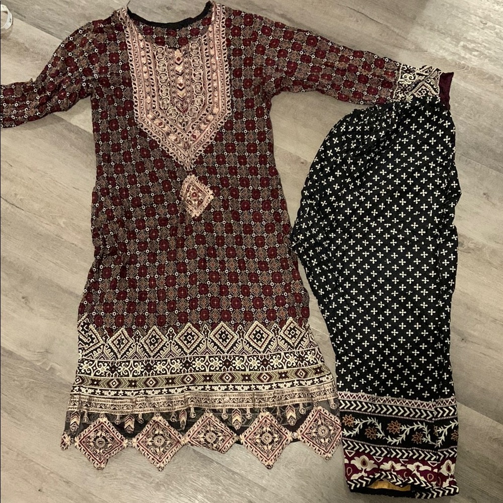 Elegant Maroon and Black salwar kameez Embroidered Set with scarf